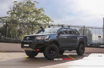TOYOTA HILUX N80 4WD ZEPHYR MATTE BLACK